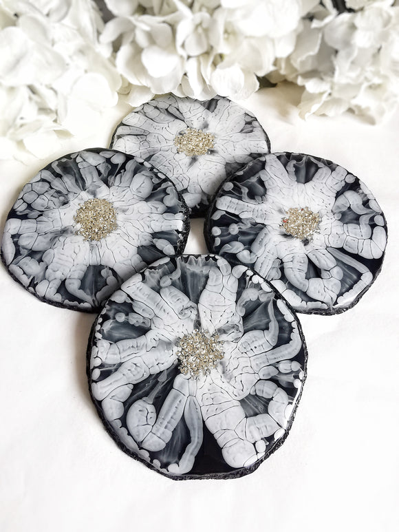 4x B&W coasters